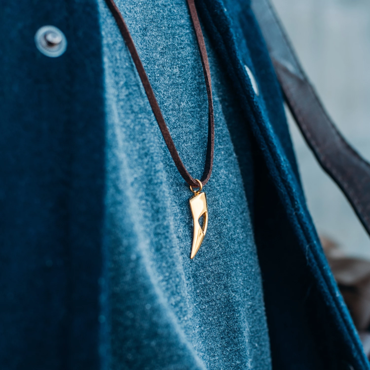 Lucleon Iconic | Brown Leather With Gold-Tone Wolf Tooth Necklace 7 Lucleon Iconic | Brown Leather With Gold-Tone Wolf Tooth Necklace - Image 5