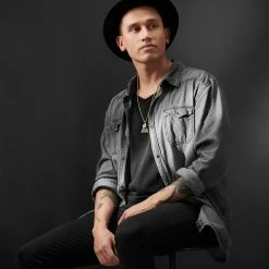 Arkai Orisun | Gold-Tone & Green African Jade Triangle Box Chain Necklace 10 Arkai Orisun | Gold-Tone & Green African Jade Triangle Box Chain Necklace -MEN NECKLACES shop 3 1 24637 1