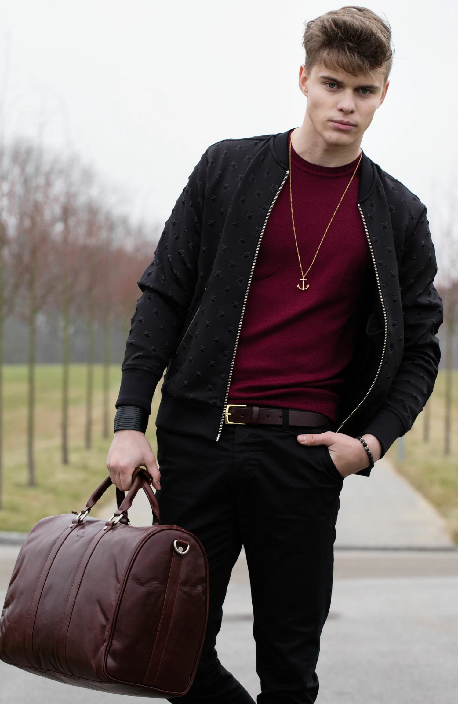 Lucleon Iconic | Gold-Tone Anchor Curb Chain Necklace 8 Lucleon Iconic | Gold-Tone Anchor Curb Chain Necklace - Image 6