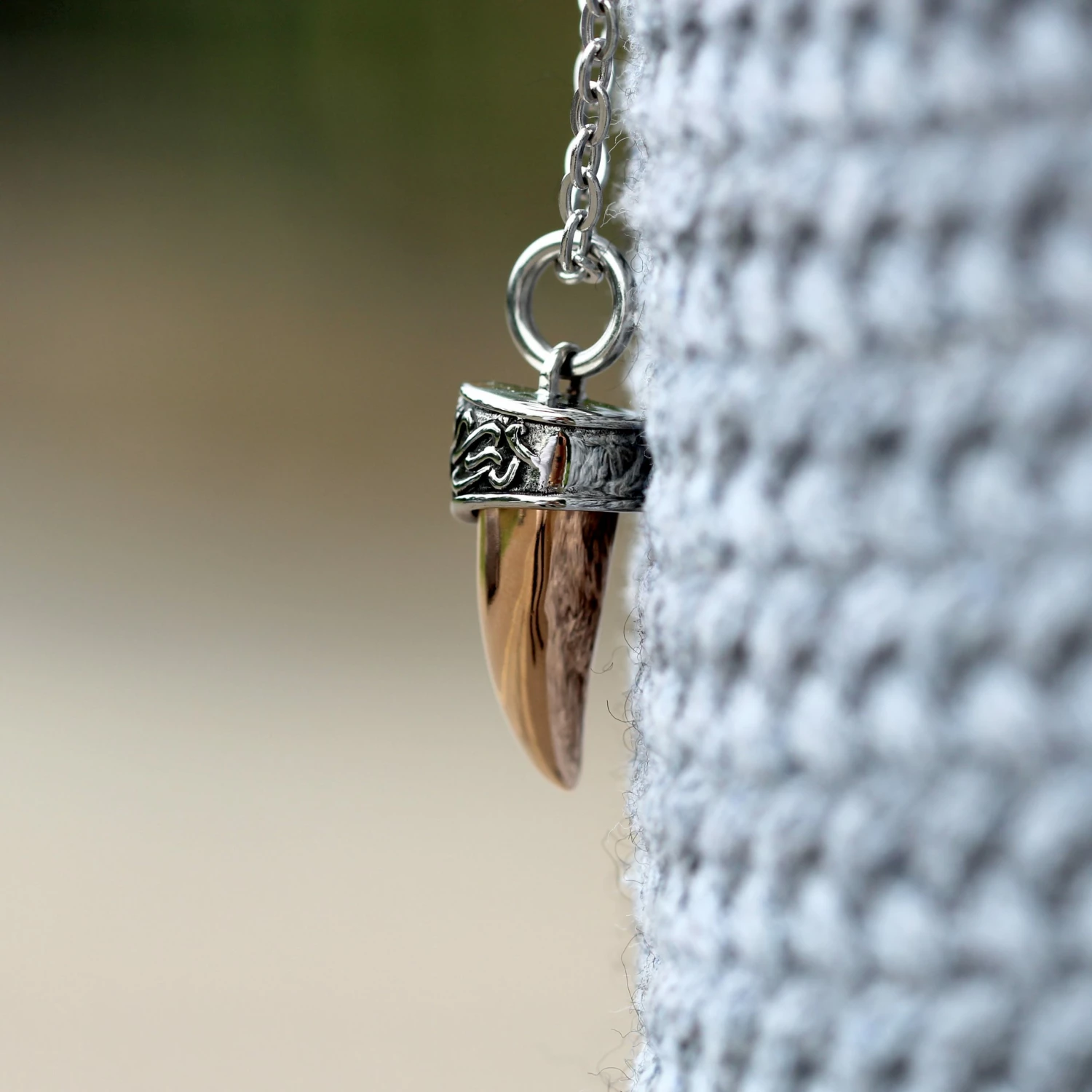 Fort Tempus Silver-Tone Stainless Steel With Gold-Tone Claw Cable Chain Necklace 6 Fort Tempus Silver-Tone Stainless Steel With Gold-Tone Claw Cable Chain Necklace - Image 4