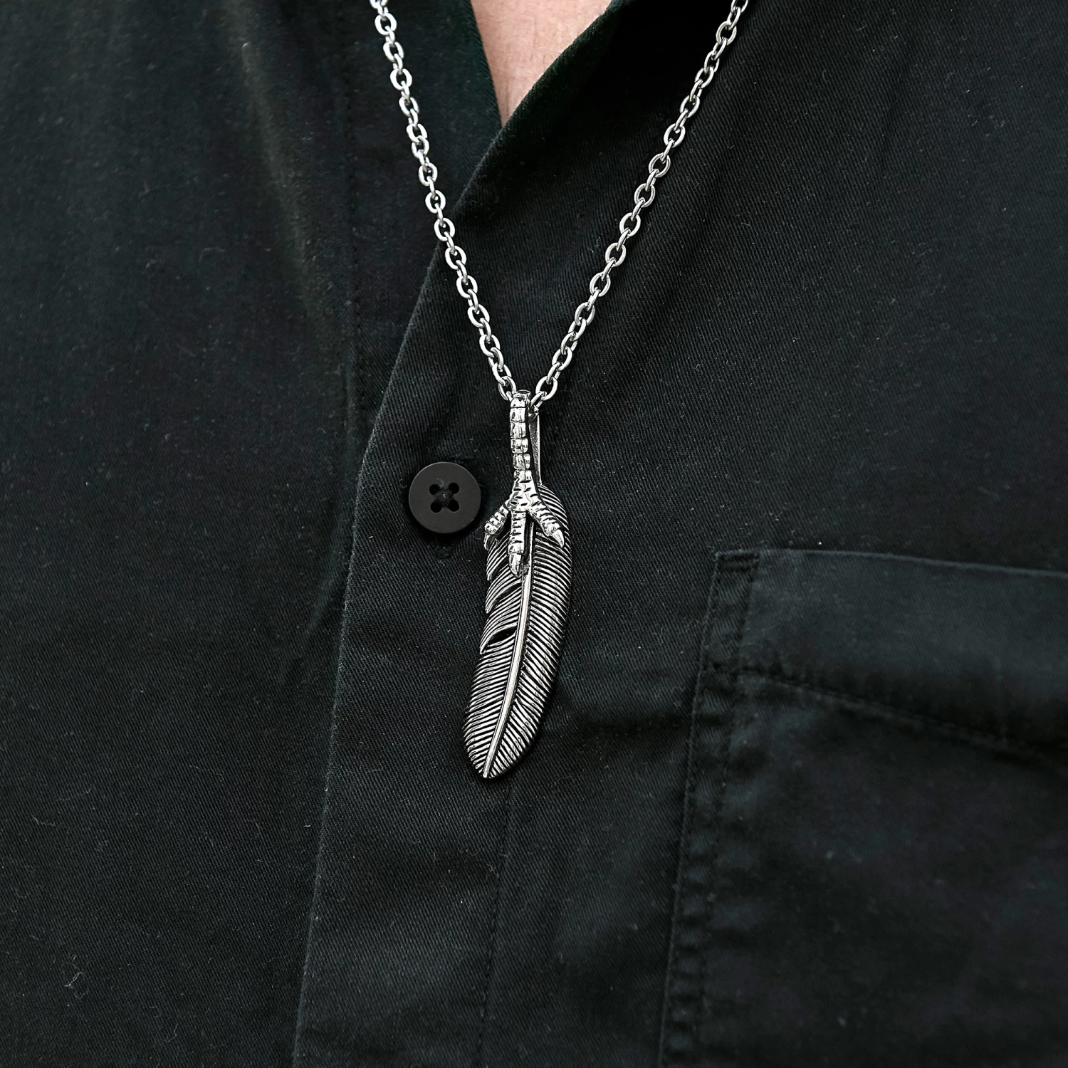 Fort Tempus Silver-Tone Stainless Steel Claw & Feather Cable Chain Necklace 5 Fort Tempus Silver-Tone Stainless Steel Claw & Feather Cable Chain Necklace - Image 3