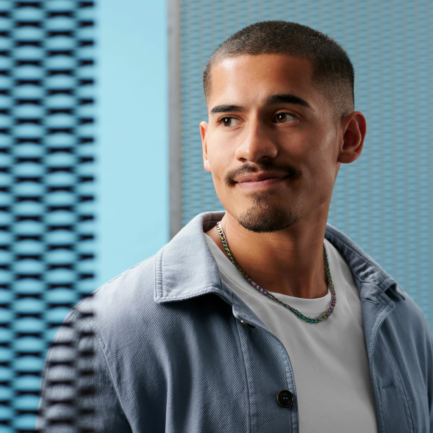 Lucleon Amager | 6 mm Rainbow Stainless Steel Figaro Chain Necklace 7 Lucleon Amager | 6 mm Rainbow Stainless Steel Figaro Chain Necklace - Image 5