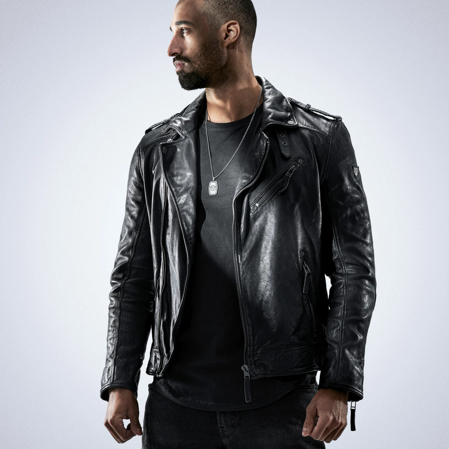 Lucleon Icarus | Silver-Tone Stainless Steel Dog Tag With Lucleon Logo Box Curb Chain Necklace 5 Lucleon Icarus | Silver-Tone Stainless Steel Dog Tag With Lucleon Logo Box Curb Chain Necklace - Image 3