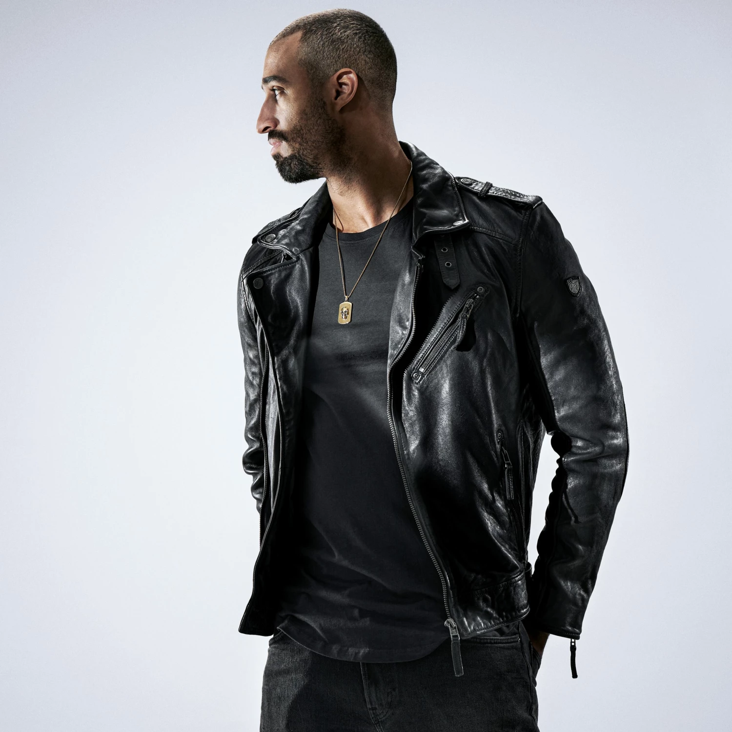 Lucleon Icarus | Gold-Tone Skull Dog Tag Box Chain Necklace - Image 3