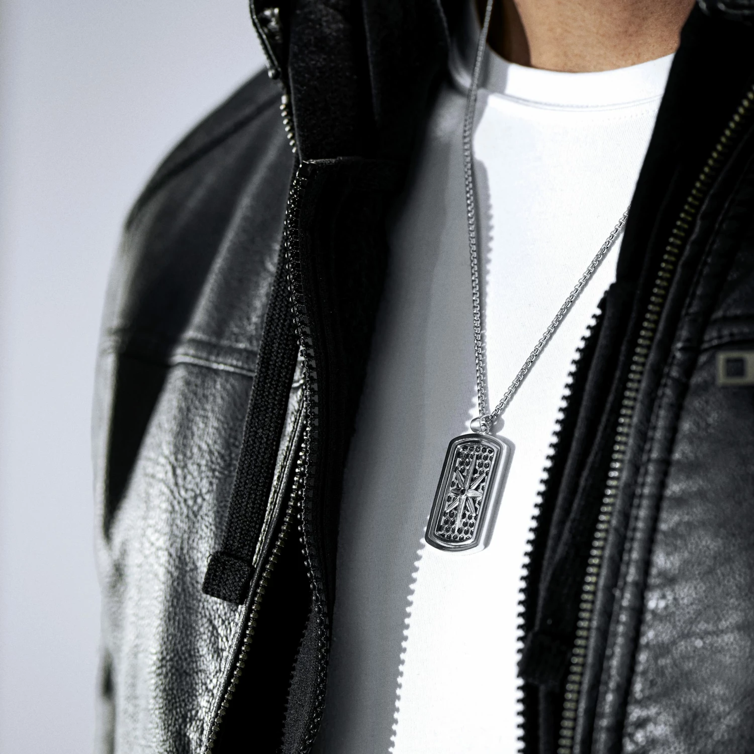 Lucleon Icarus | Silver-Tone Stainless Steel Star Spinning Inner Dog Tag Box Chain Necklace - Image 3