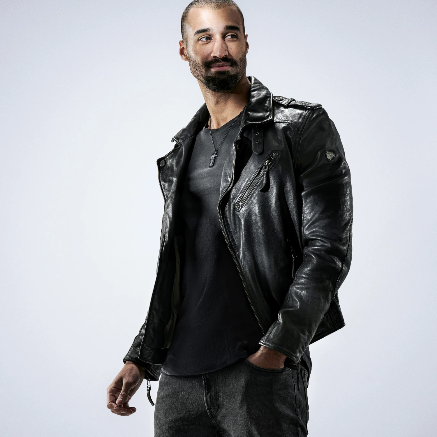 Lucleon Icarus | Black & Silver-Tone Stainless Steel Dog Tag & Cross Curb Chain Necklace - Image 4