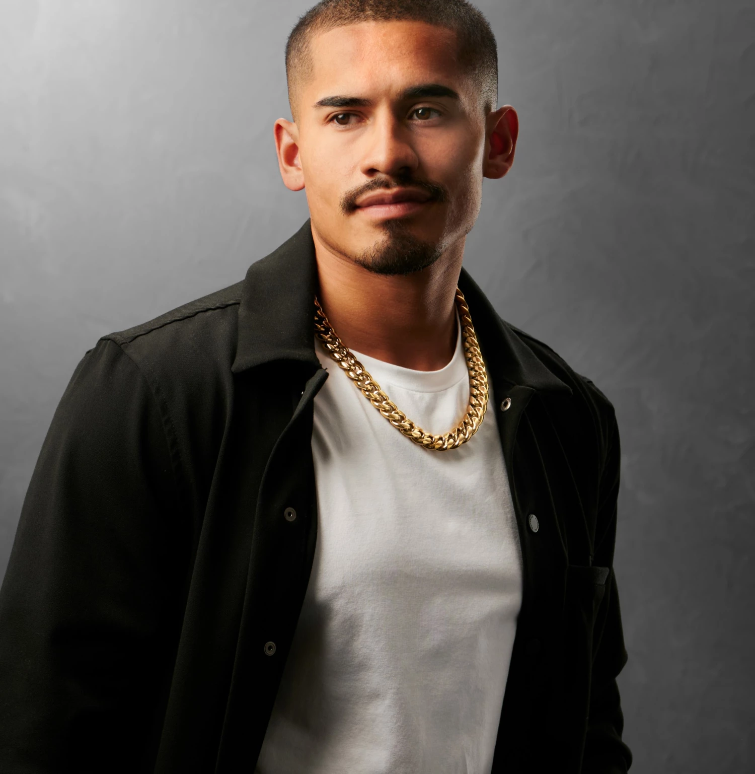 Lucleon 16 mm Gold-Tone Cuban Chain Necklace 6 Lucleon 16 mm Gold-Tone Cuban Chain Necklace - Image 4